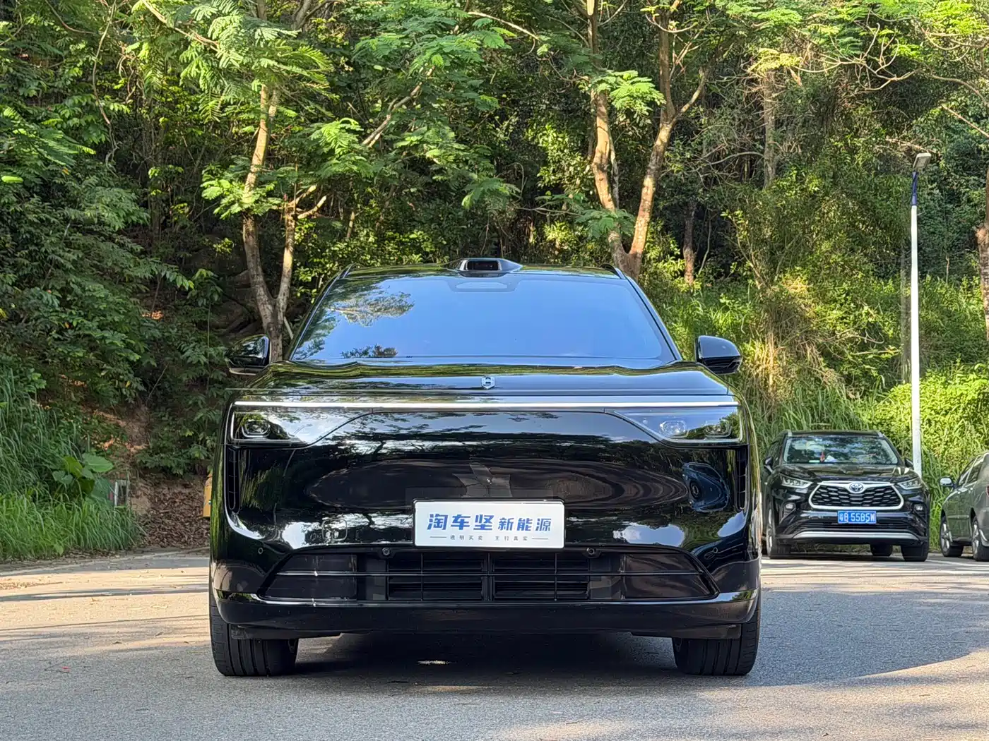 AITO Wenjie AITO M8 2025 Model Extended Range Max+ Edition 53.4kWh 6-Seater фото 2