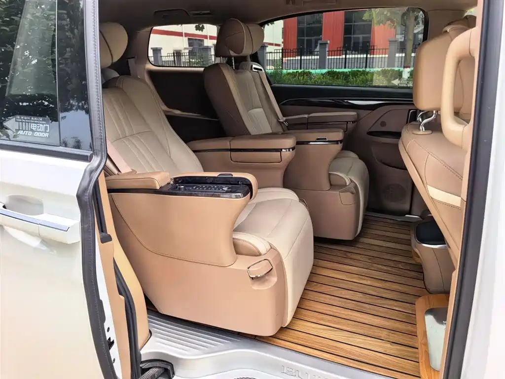 Buick GL8 2018 ES 28T Luxury Type China VI фото 23