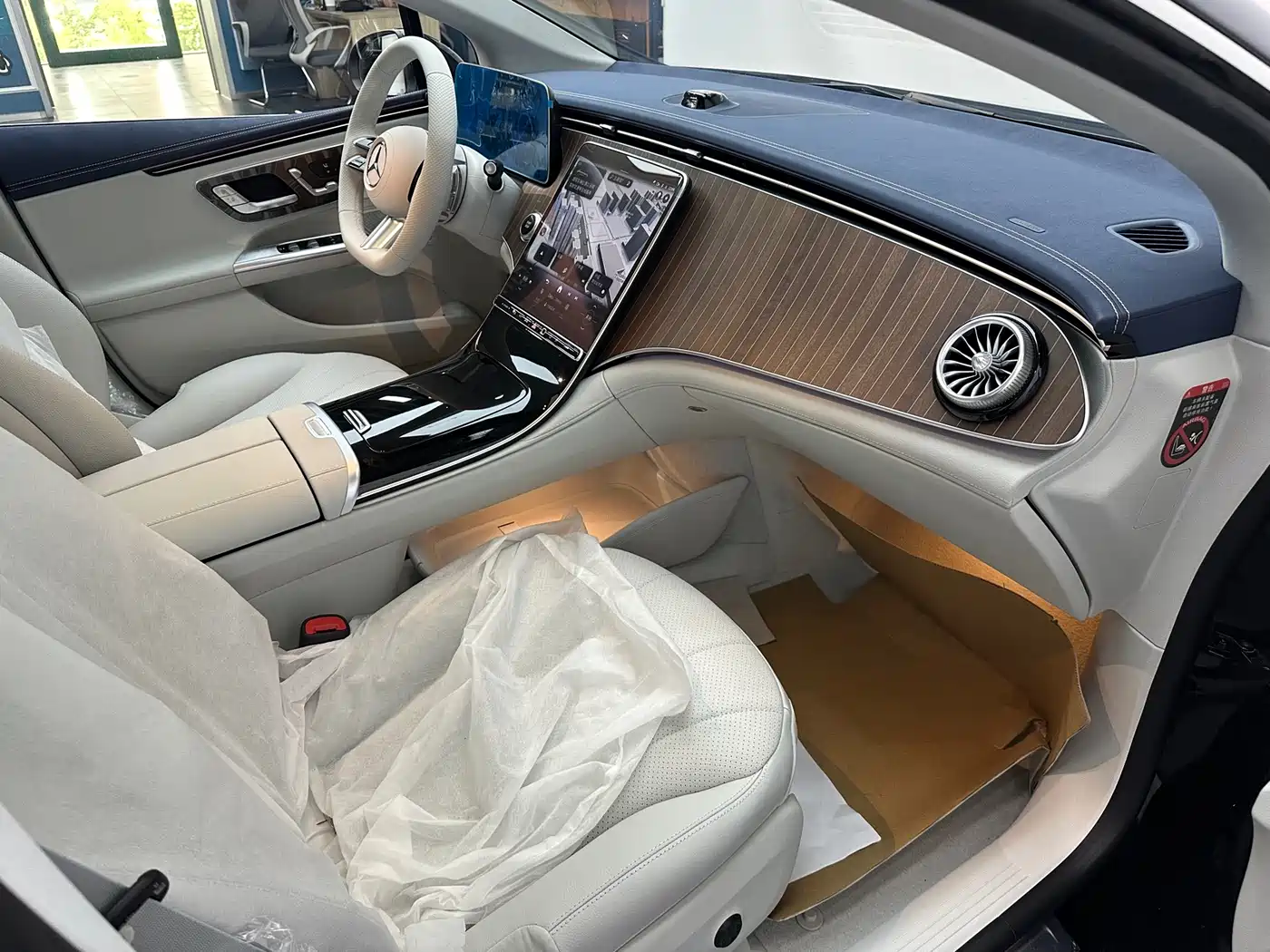 Mercedes-Benz EQE 2025 500 4MATIC Pioneer фото 6