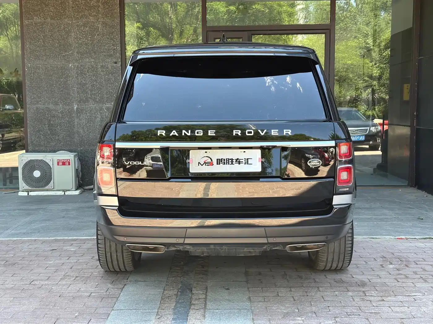Land Rover Range Rover 2022 3.0 L6 400PS Heritage Extended Classic Edition фото 7