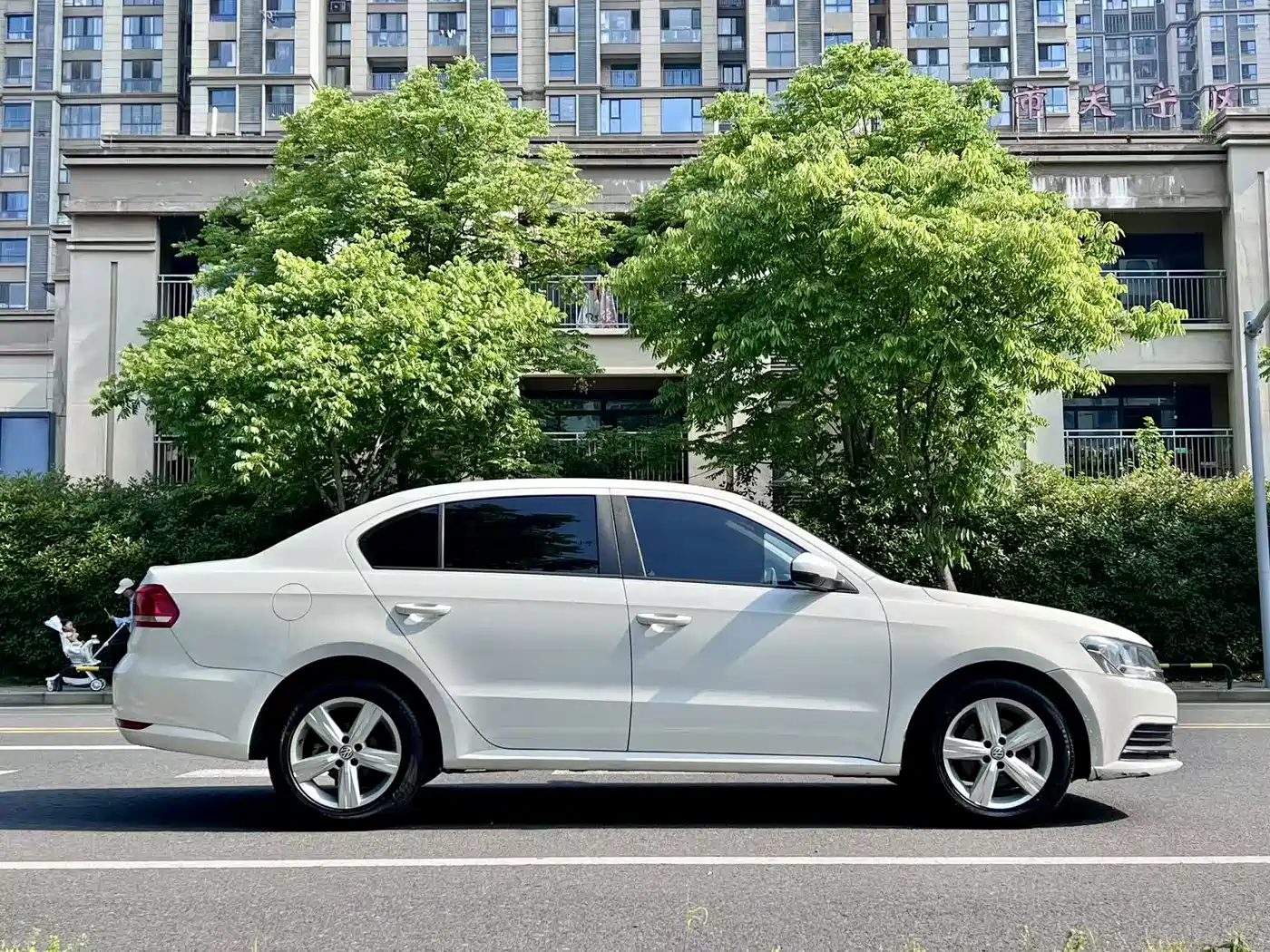 Volkswagen Lavida 2017 1.6L Automatic Trend Edition фото 6
