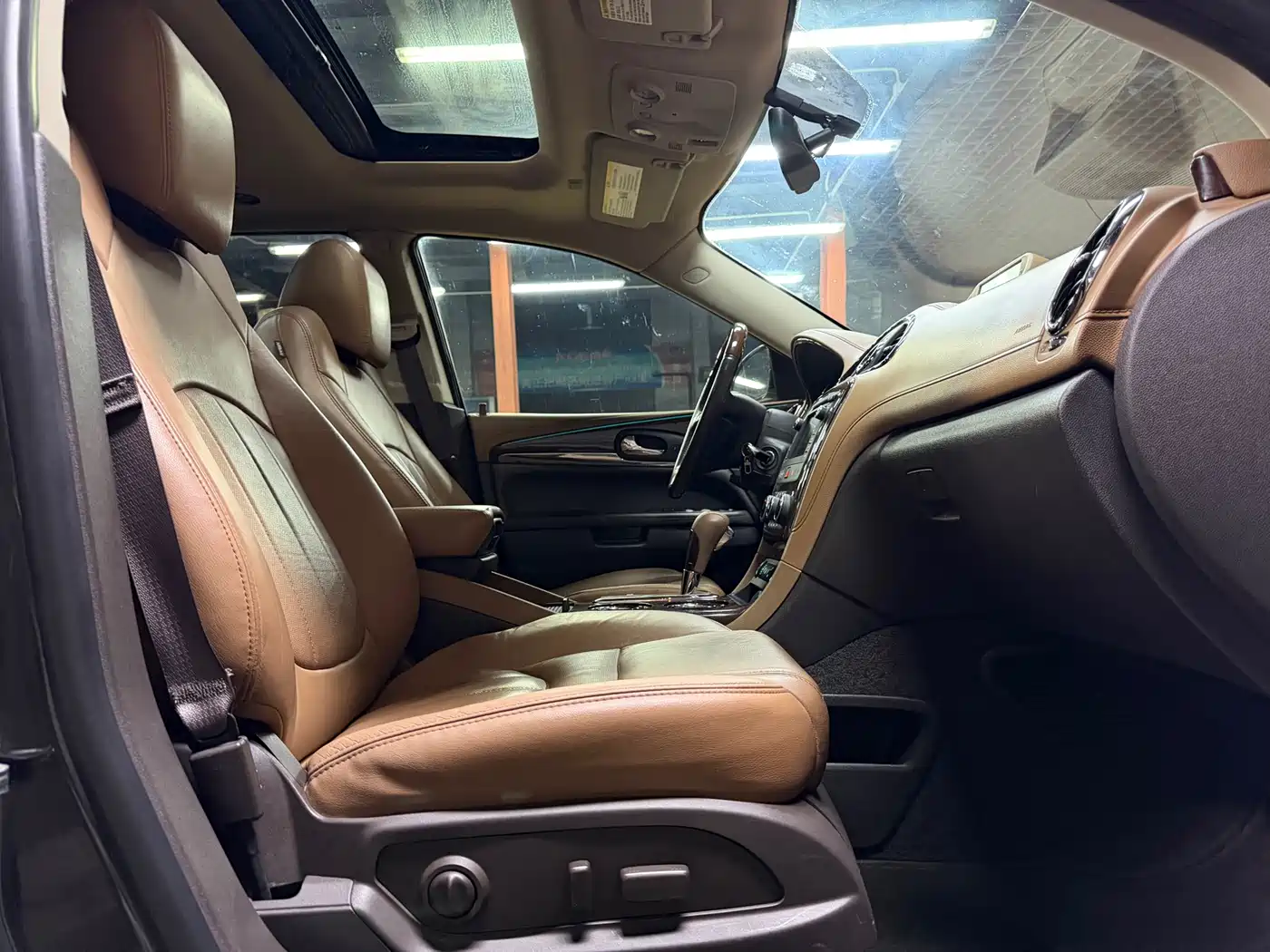 Buick Enclave 2014 3.6L 2WD Elite Comfort фото 24