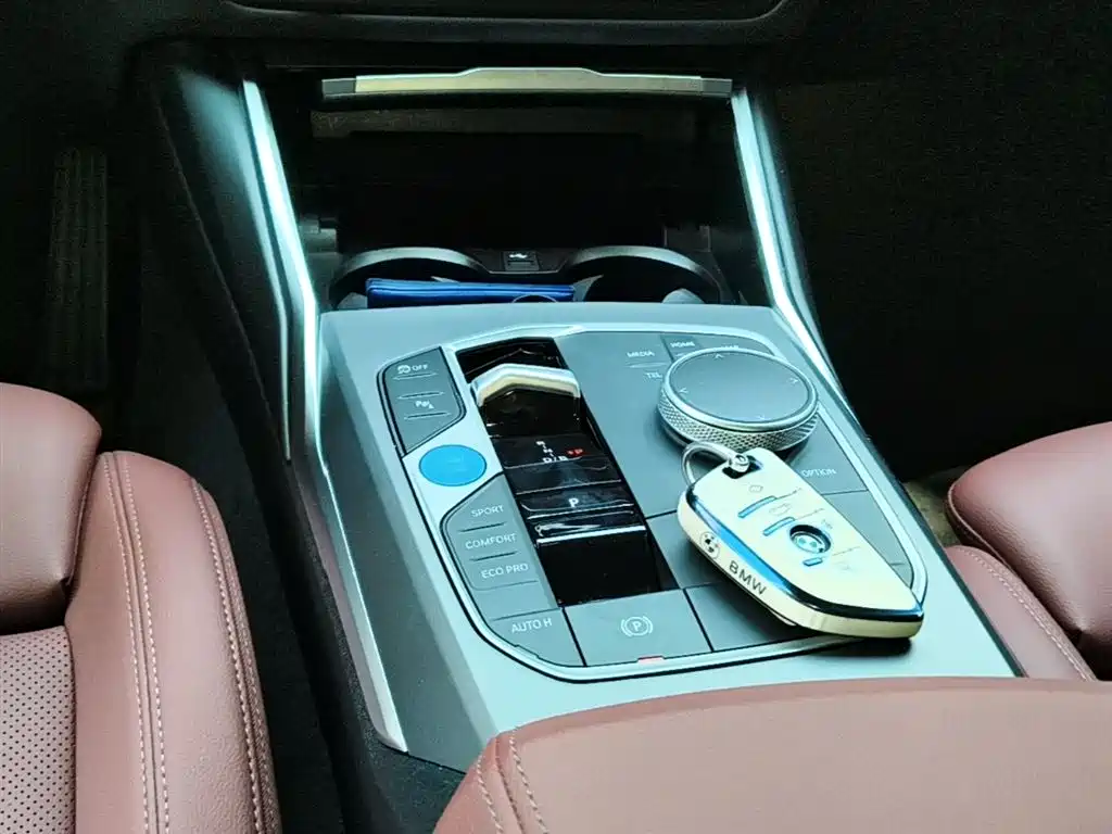 BMW i3 2025 eDrive 35 L фото 14