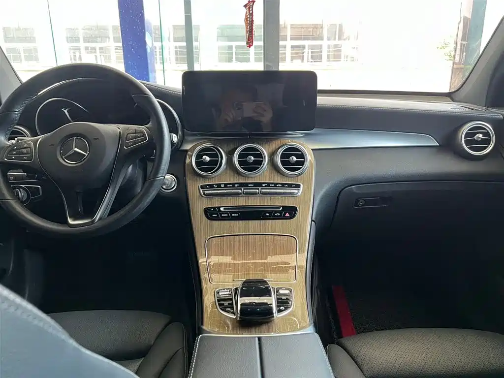 Mercedes-Benz GLC Coupe 2019 GLC 260 4MATIC Coupe SUV фото 4