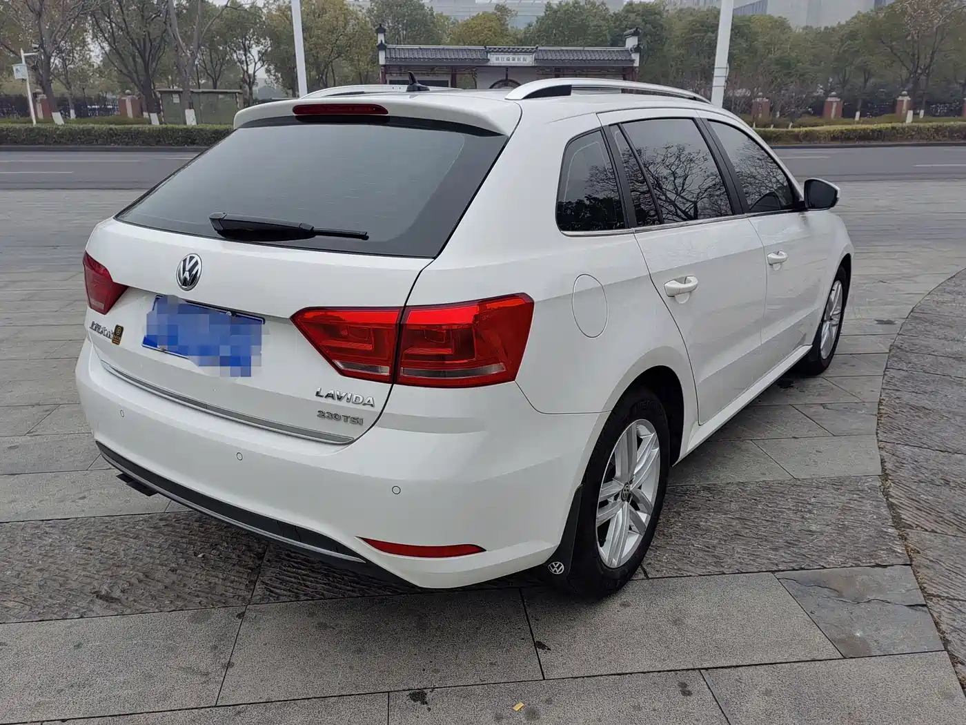 Volkswagen Lavida Tour 2017 230TSI DSG Comfort Edition фото 5