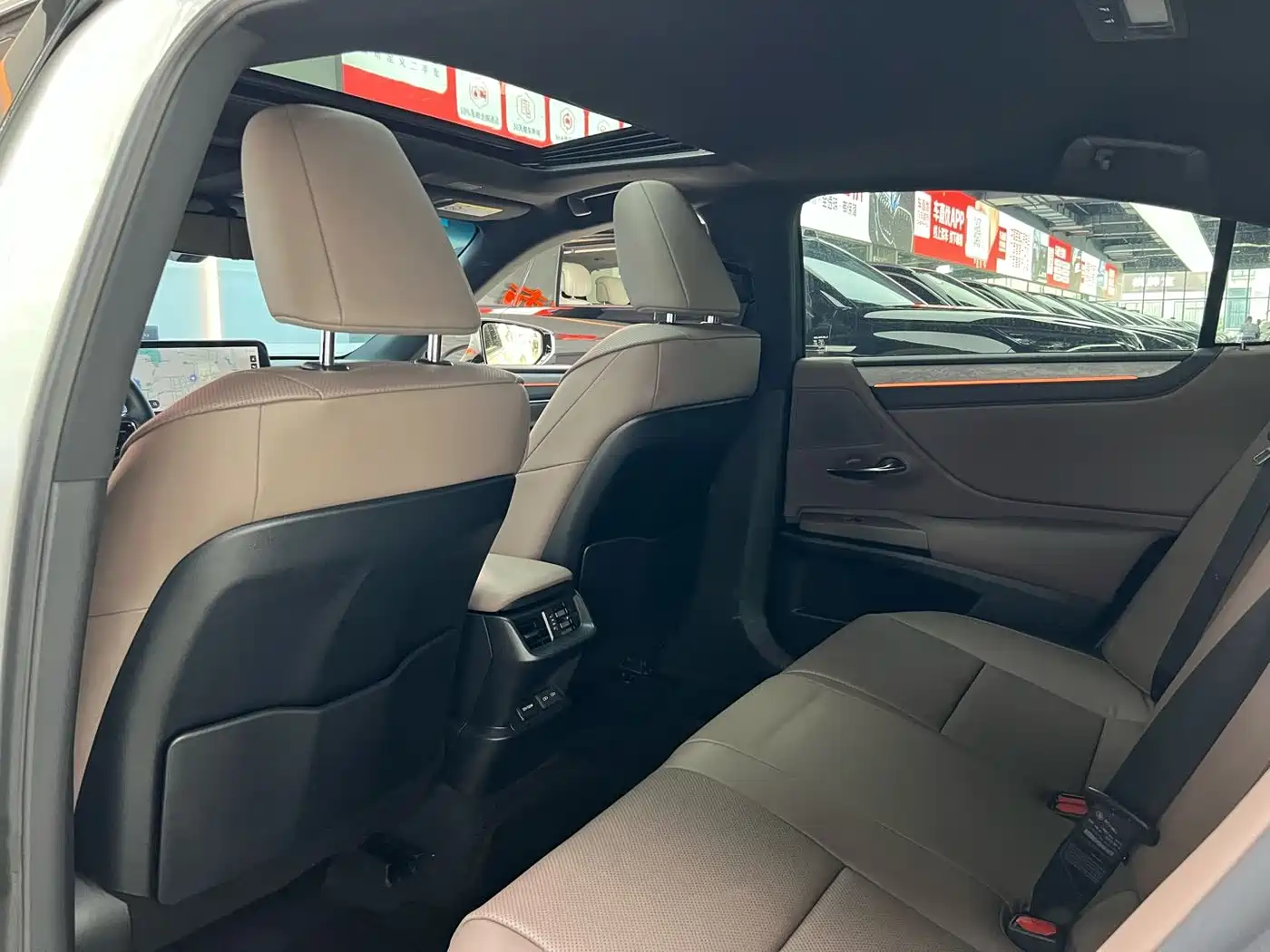 Lexus ES 2025 300h Ultimate Edition фото 11