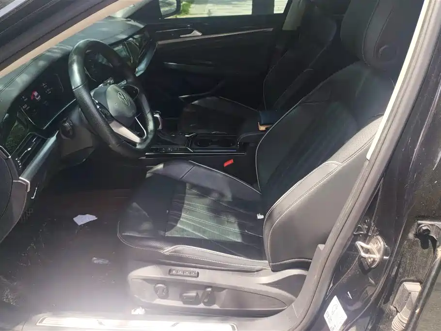 Volkswagen Passat 2023 Facelift 330TSI Starlight Luxury Edition фото 9