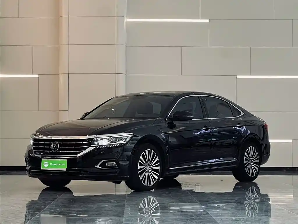 Volkswagen Passat 2019 Model 380TSI Luxury Edition China VI фото 2