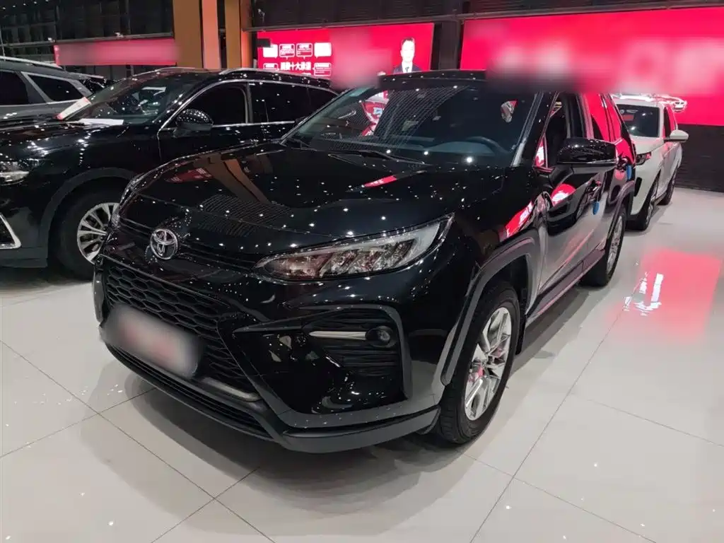 Toyota Wildlander 2023 2.0L CVT FWD LE фото 2