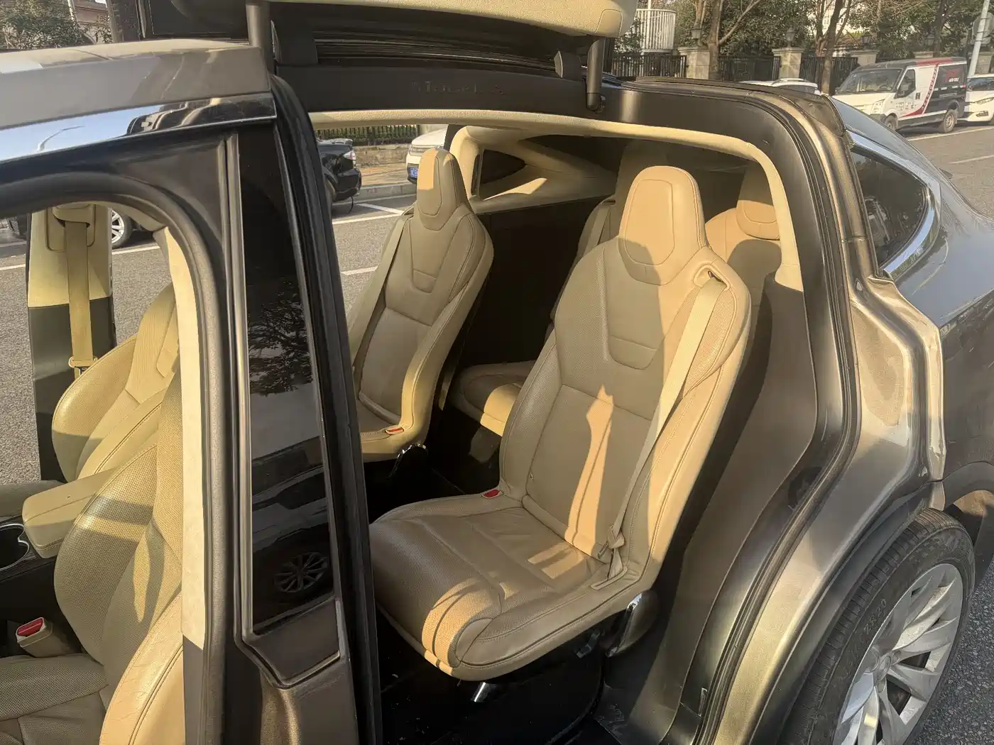 TESLA MODEL X