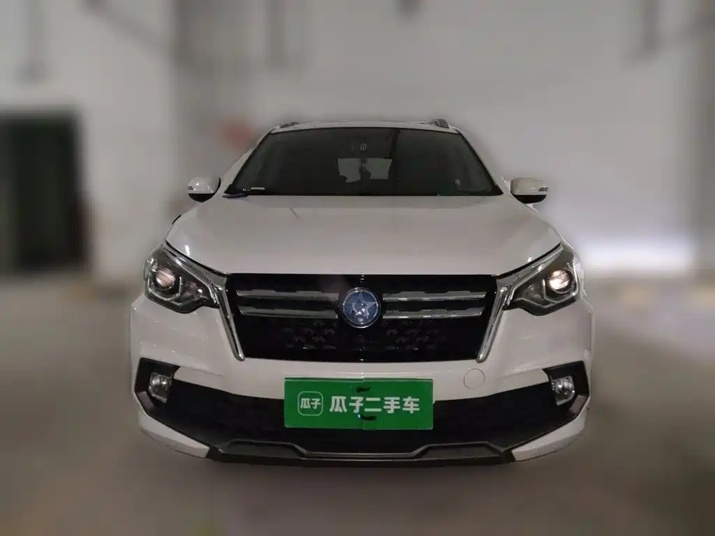 2018 Venucia T70