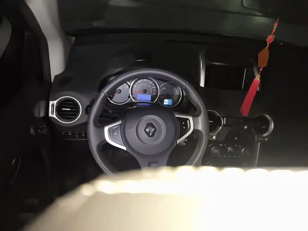 Renault Koleos (Import) 2015 2014 Facelift 2.0L 2WD Fashion Edition