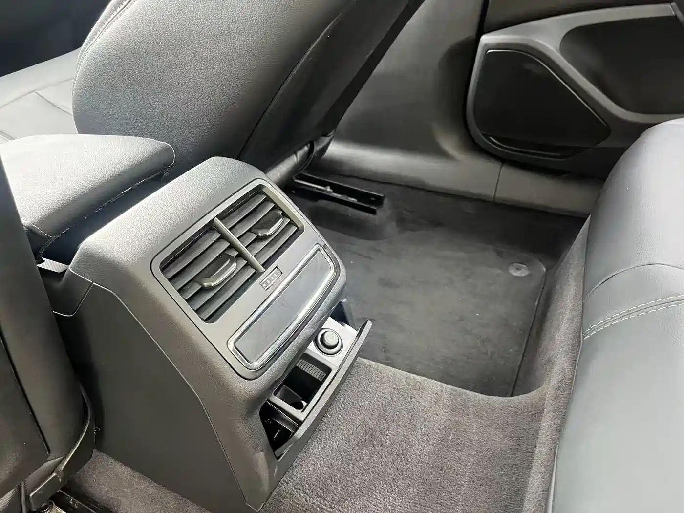 Audi A4L 2018 30th Anniversary 40 TFSI Progressive фото 9