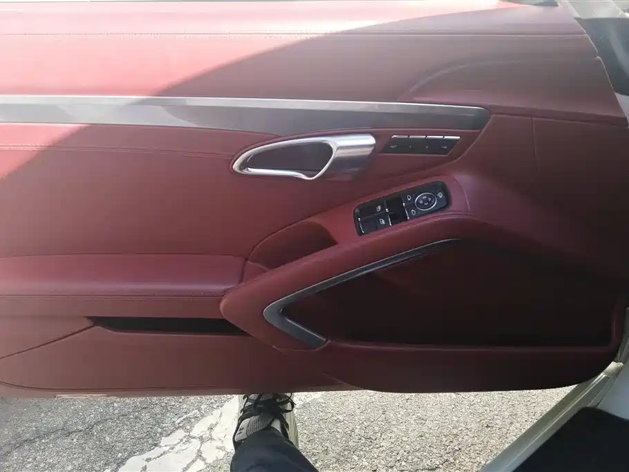 Porsche 718 2018 Cayman 2.0T фото 7