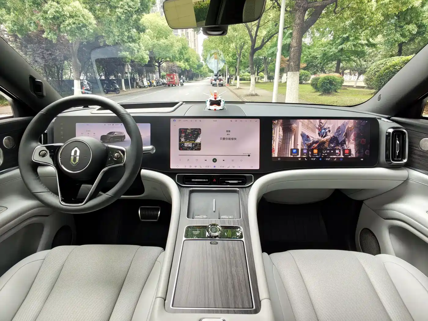 AITO Wenjie AITO M9 2024 Extended Range Ultra 42kWh 6-Seater фото 10