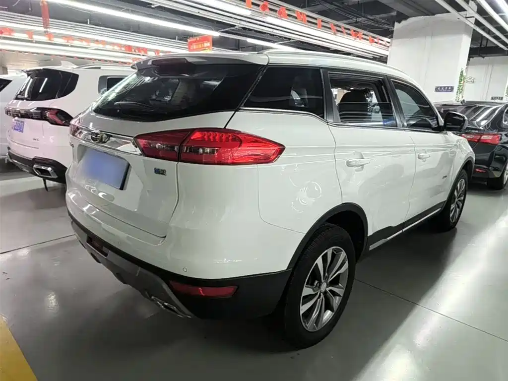 Фото 7 - Geely Boyue
