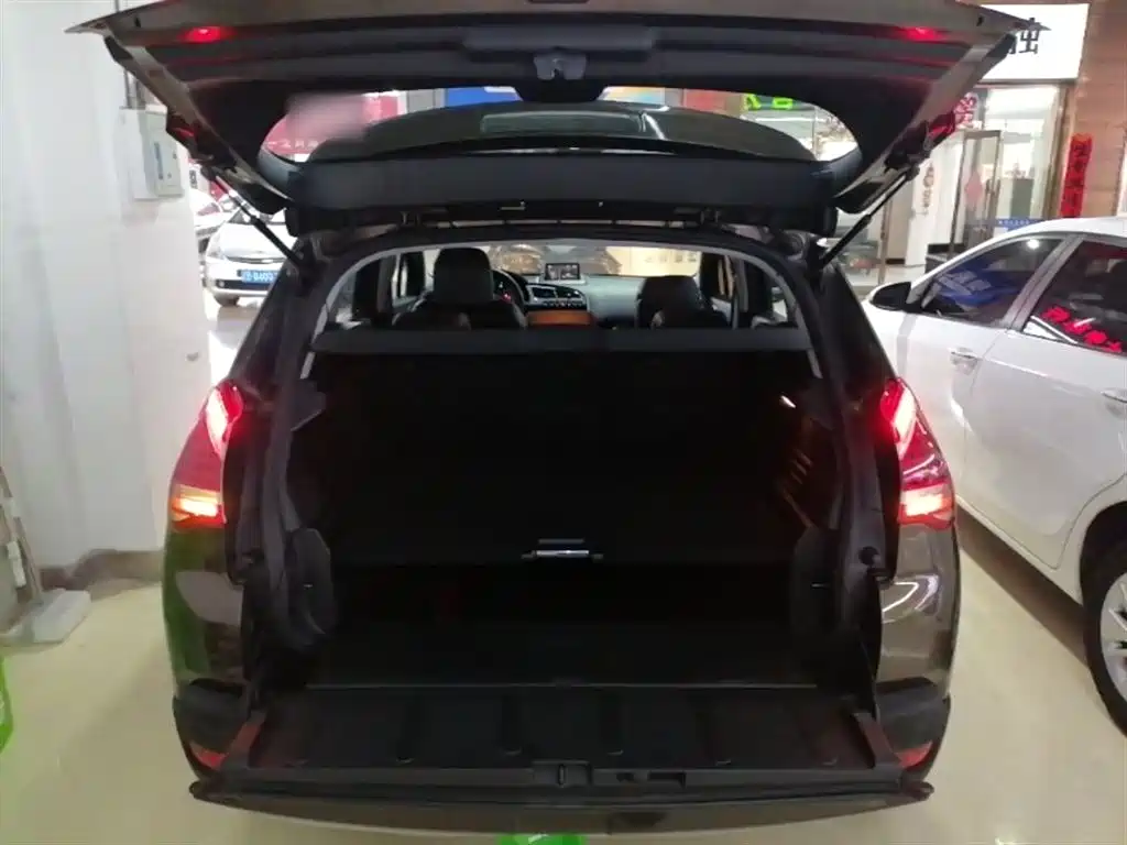Peugeot 3008 2013 1.6THP Automatic Prestige Edition фото 19