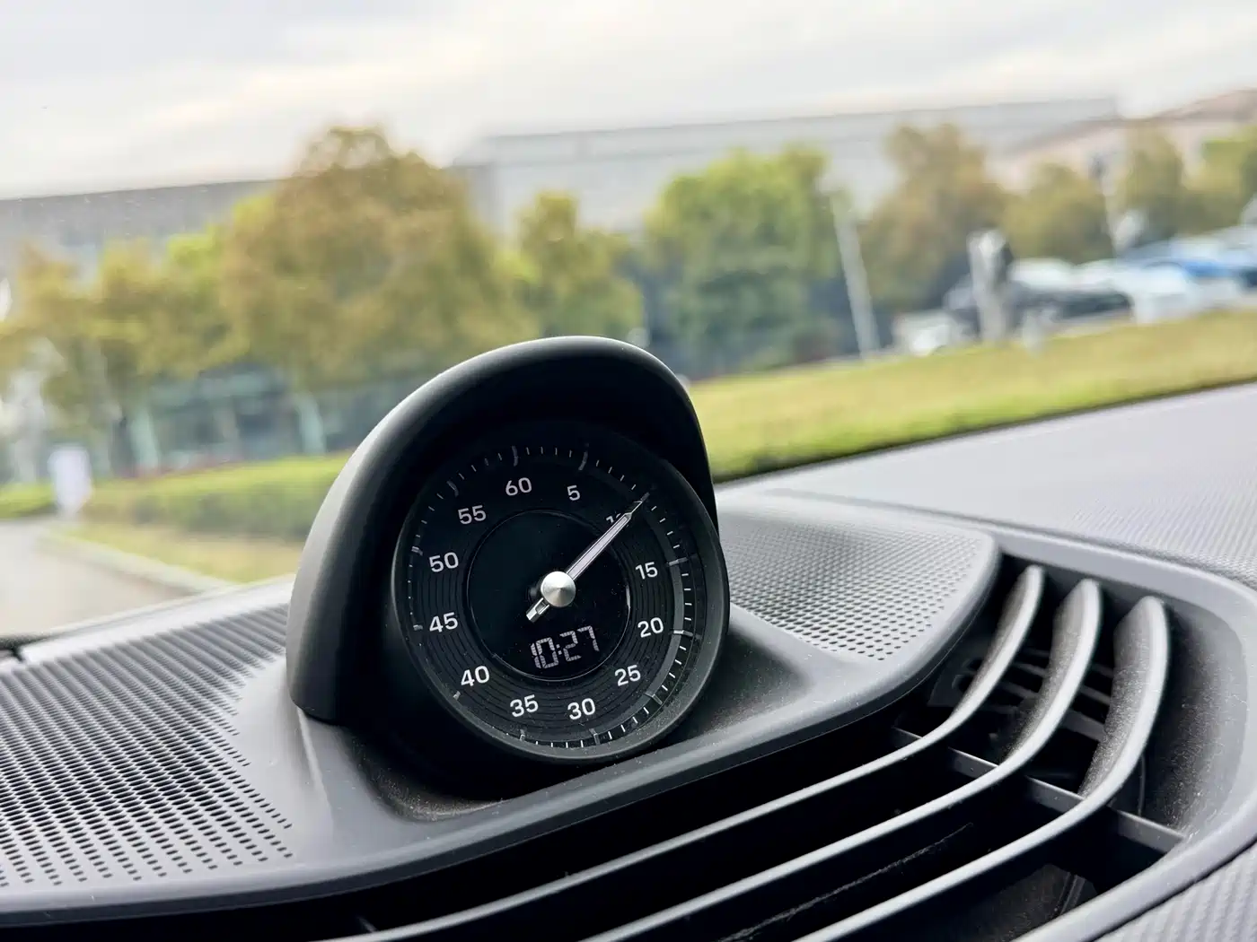Porsche Taycan 2019 Taycan 4S фото 23