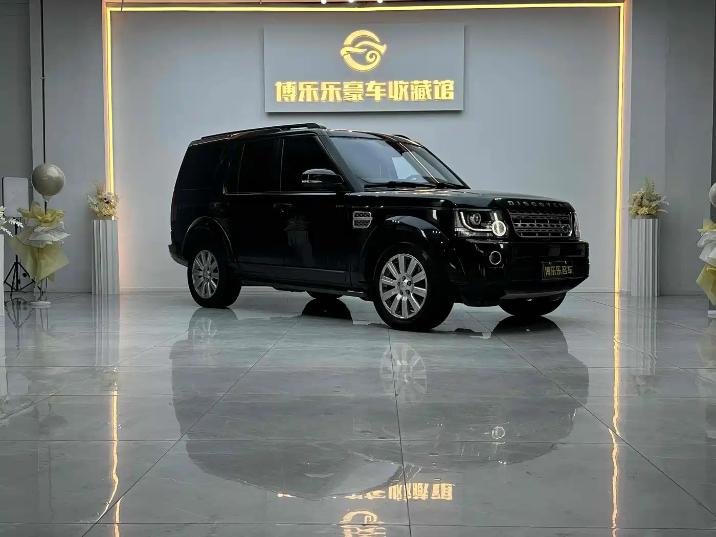 Land Rover Discovery 2015 3.0 SDV6 HSE Diesel фото 3