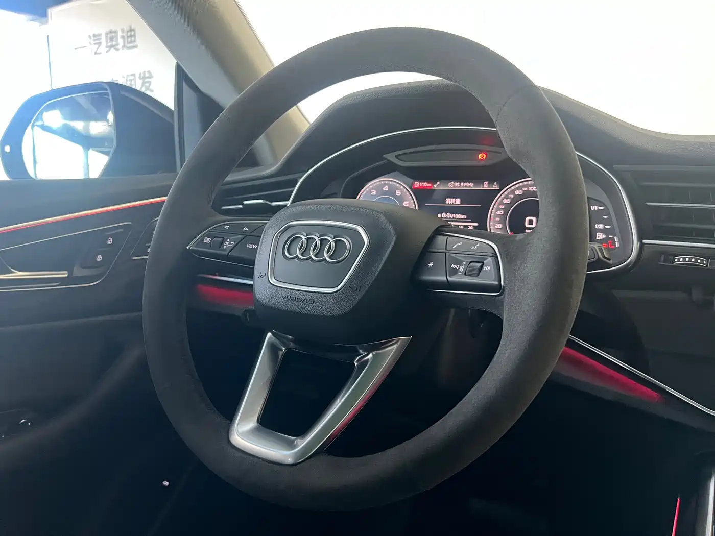 Audi Q8 2022 55 TFSI Luxury Dynamic фото 15