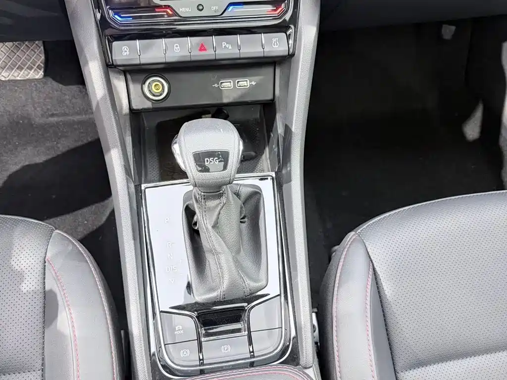 Škoda Karoq 2022 TSI280 Premium Edition фото 12
