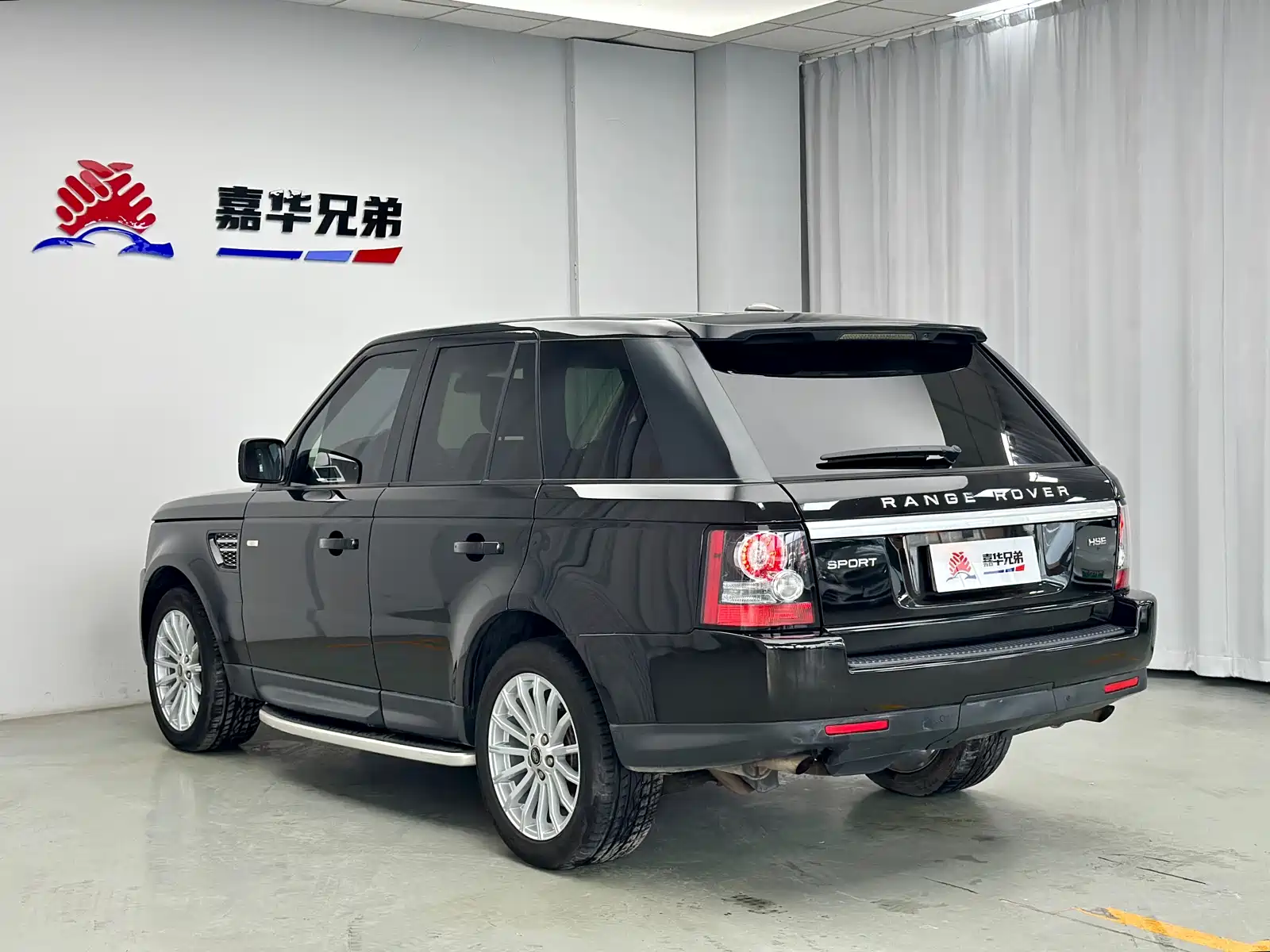 صورة 12 - Land Rover Range Rover Sport