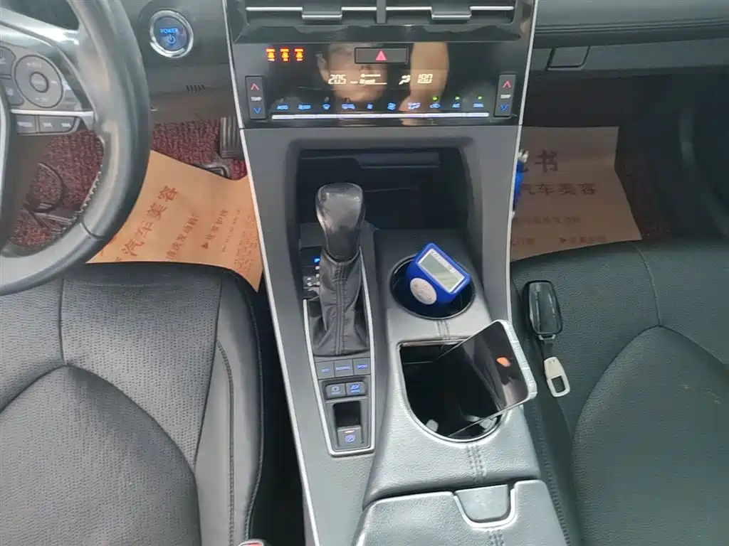 Toyota Avalon 2019 Hybrid 2.5L Luxury Edition China VI фото 14