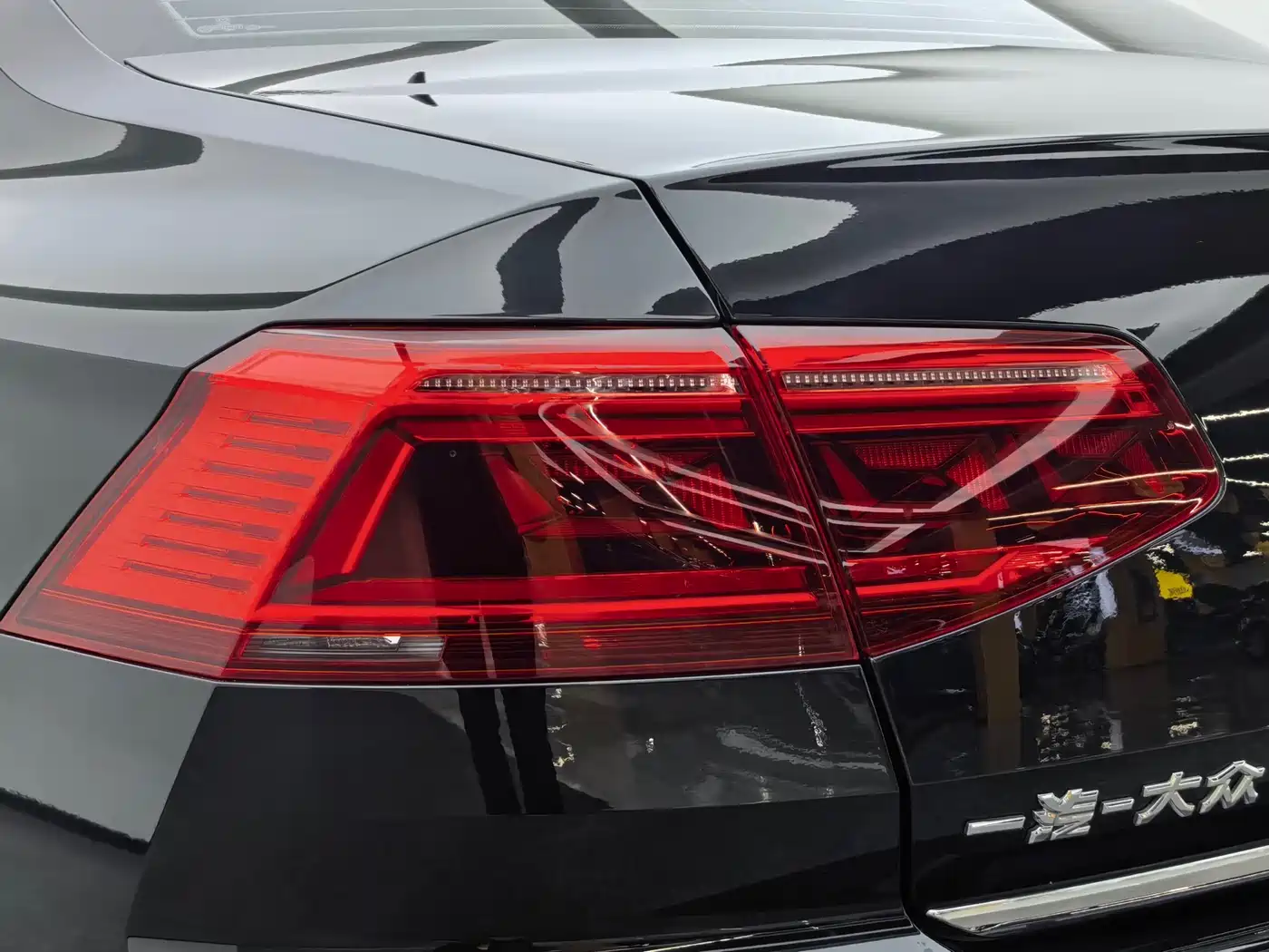 Volkswagen Magotan GTE Plug-in Hybrid 2022 GTE Luxury фото 8