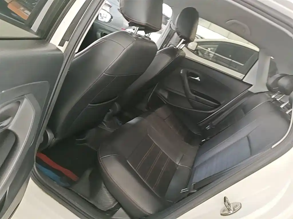 Volkswagen Polo 2018 1.5L Auto Safe Drive фото 17