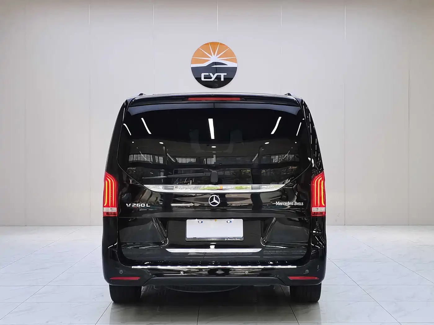 Mercedes-Benz V-Class 2022 V 260 L Long Wheelbase Luxury Edition фото 4