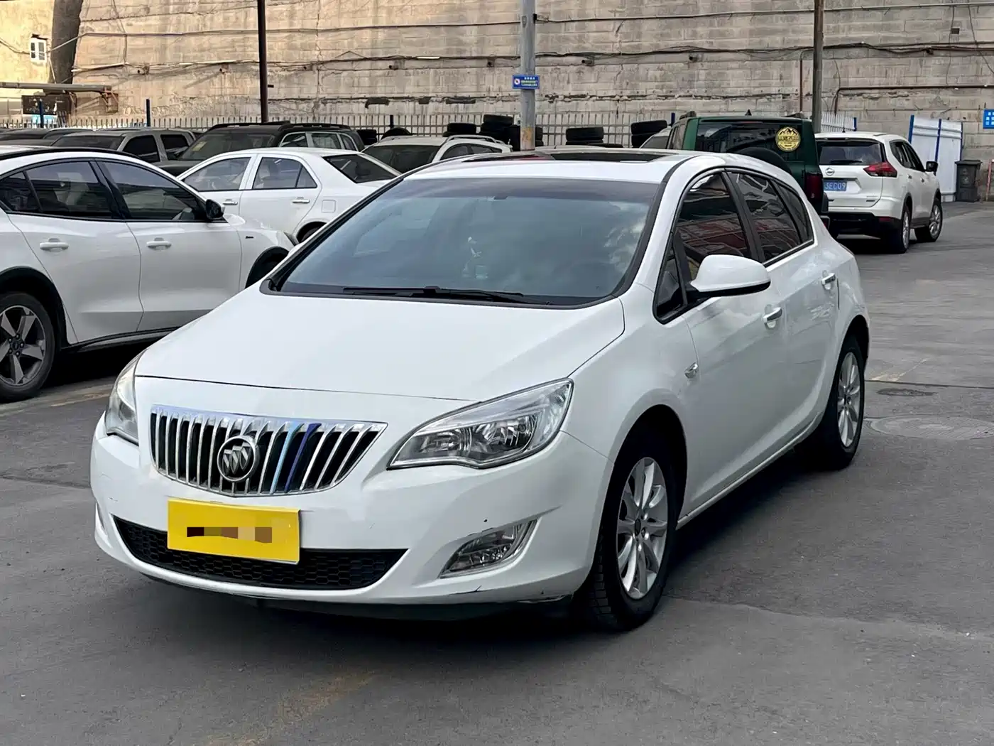 Buick Excelle 2013 Model XT 1.6L Automatic Fashion фото 3