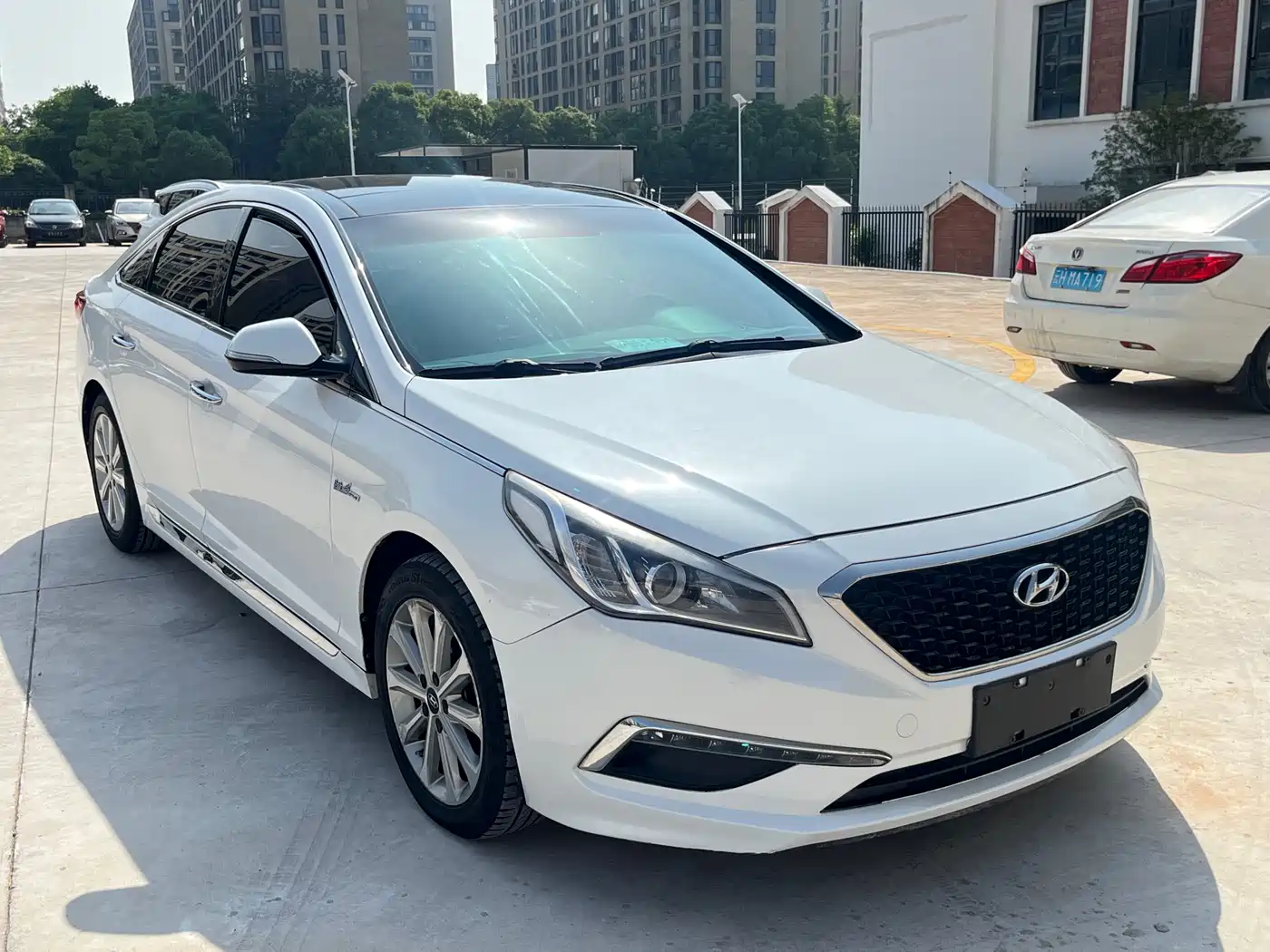 Hyundai Sonata 2015 1.6T GLS Smart фото 3