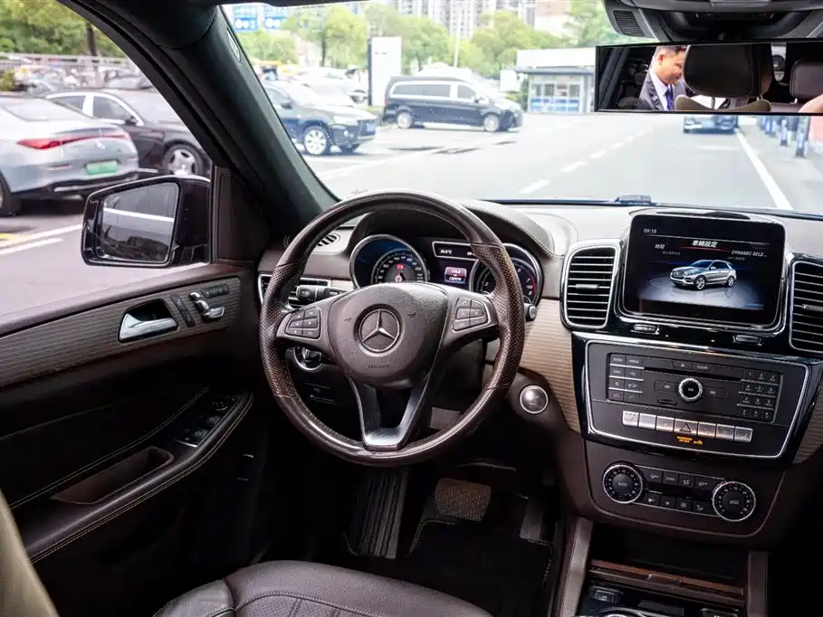 Mercedes-Benz GLE 2018 GLE 400 4MATIC Ultimate Edition фото 17