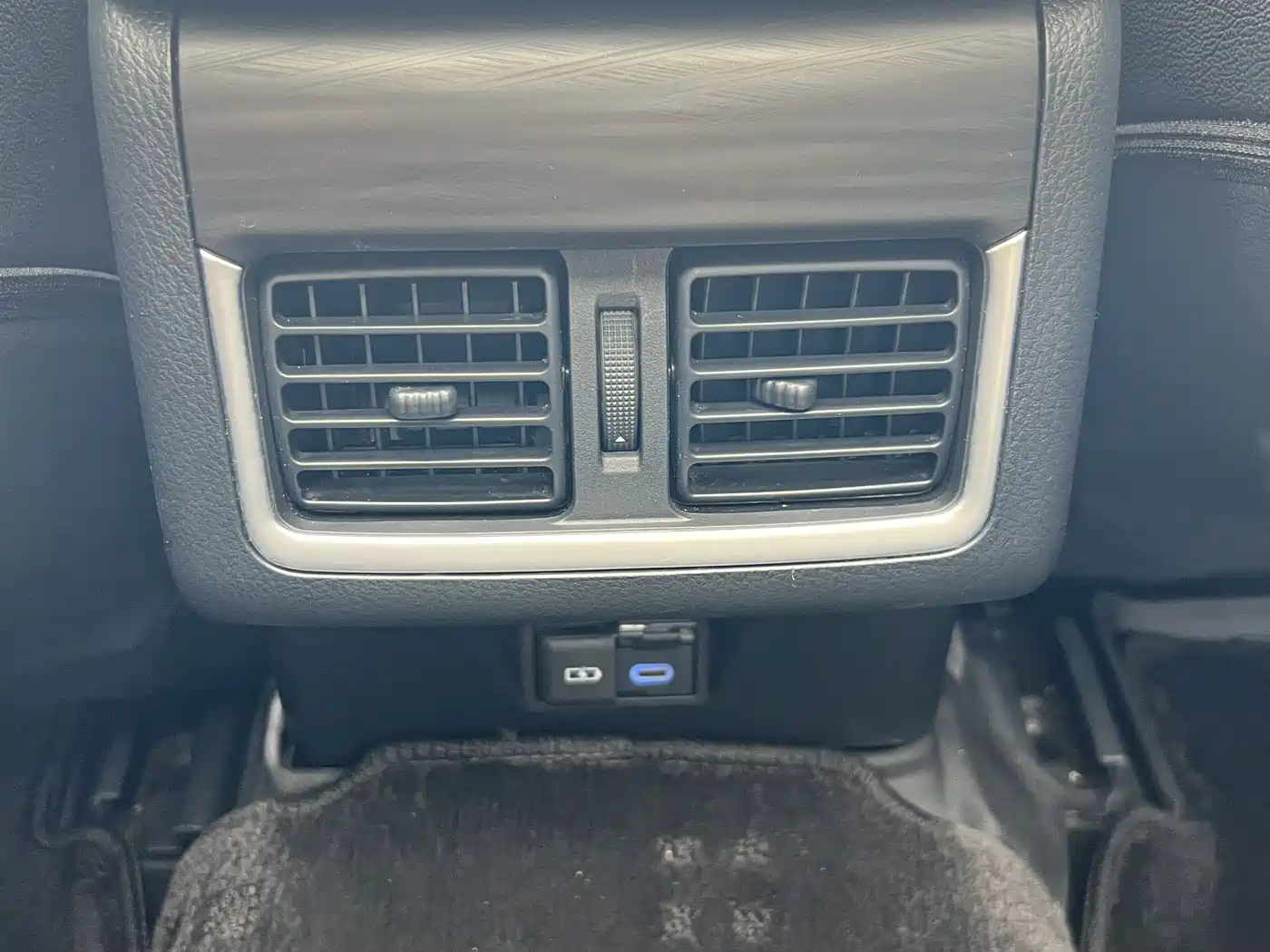 Toyota Camry 2023 2.5G Luxury Edition фото 4