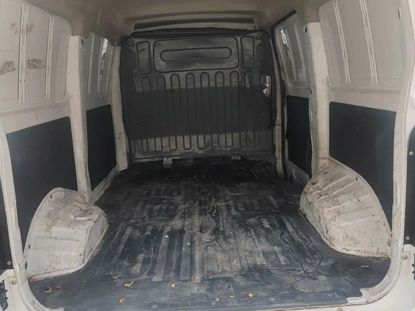 CHANGAN CHANGAN RUIXING EM60