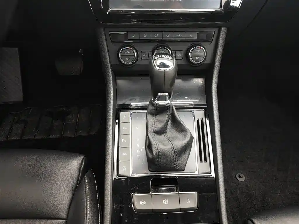 Škoda Superb 2016 TSI330 DSG Smart Edition фото 13