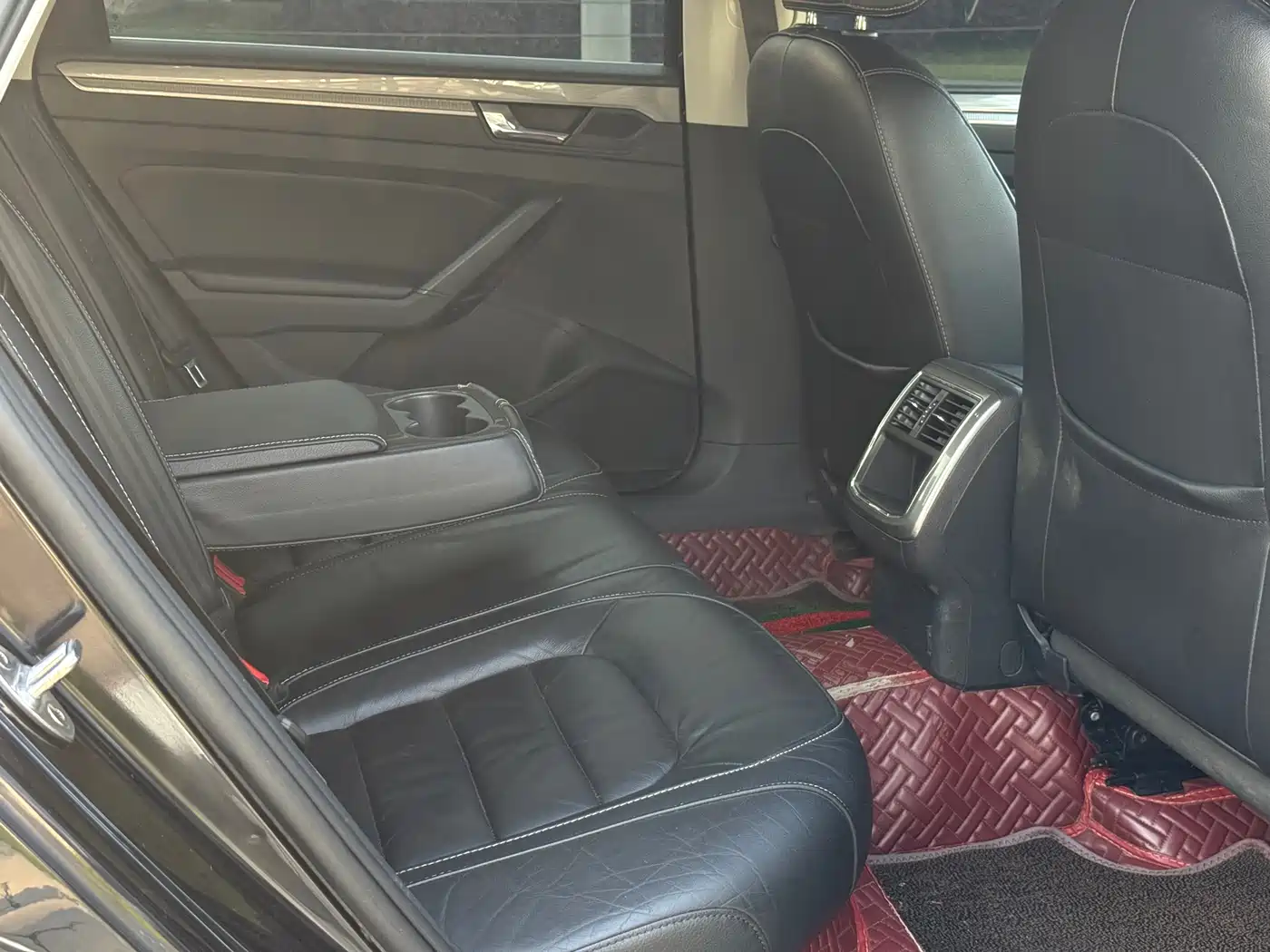 Volkswagen Passat 2017 280TSI DSG Prestige фото 14