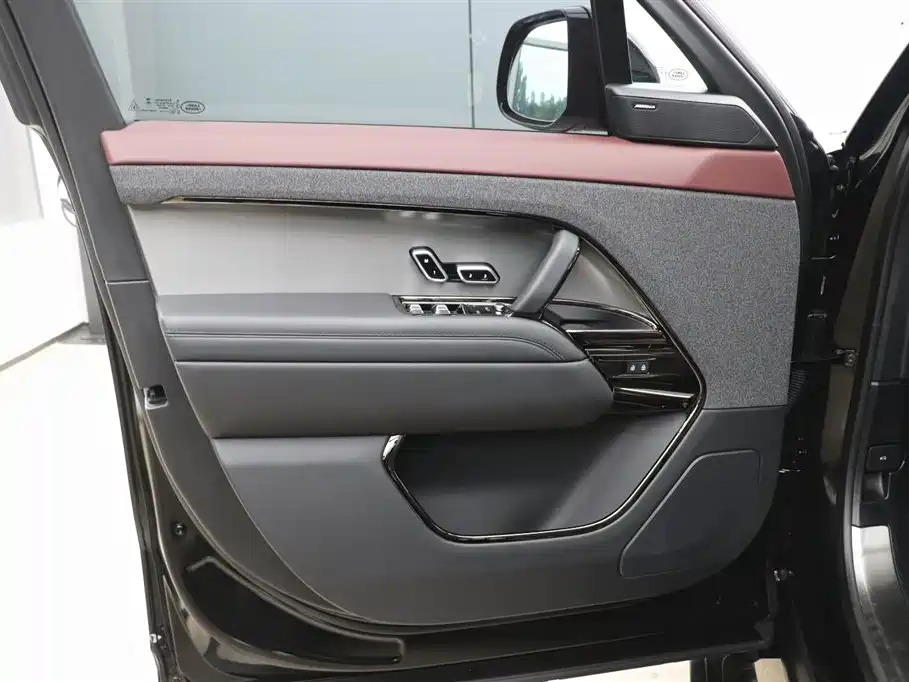 Land Rover Range Rover Sport 2024 400PS Dynamic SE фото 10
