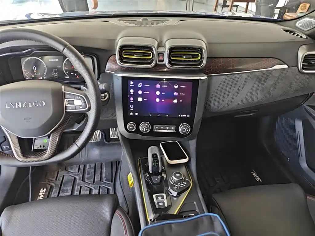 Lynk & Co 03 2020 1.5TD DCT Power Pro Edition фото 13