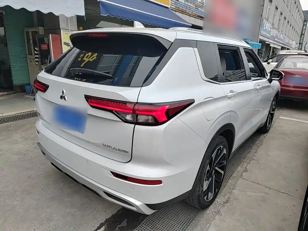 Mitsubishi Outlander 2023 2023 1.5T CVT AWD Premium Edition 5-seater