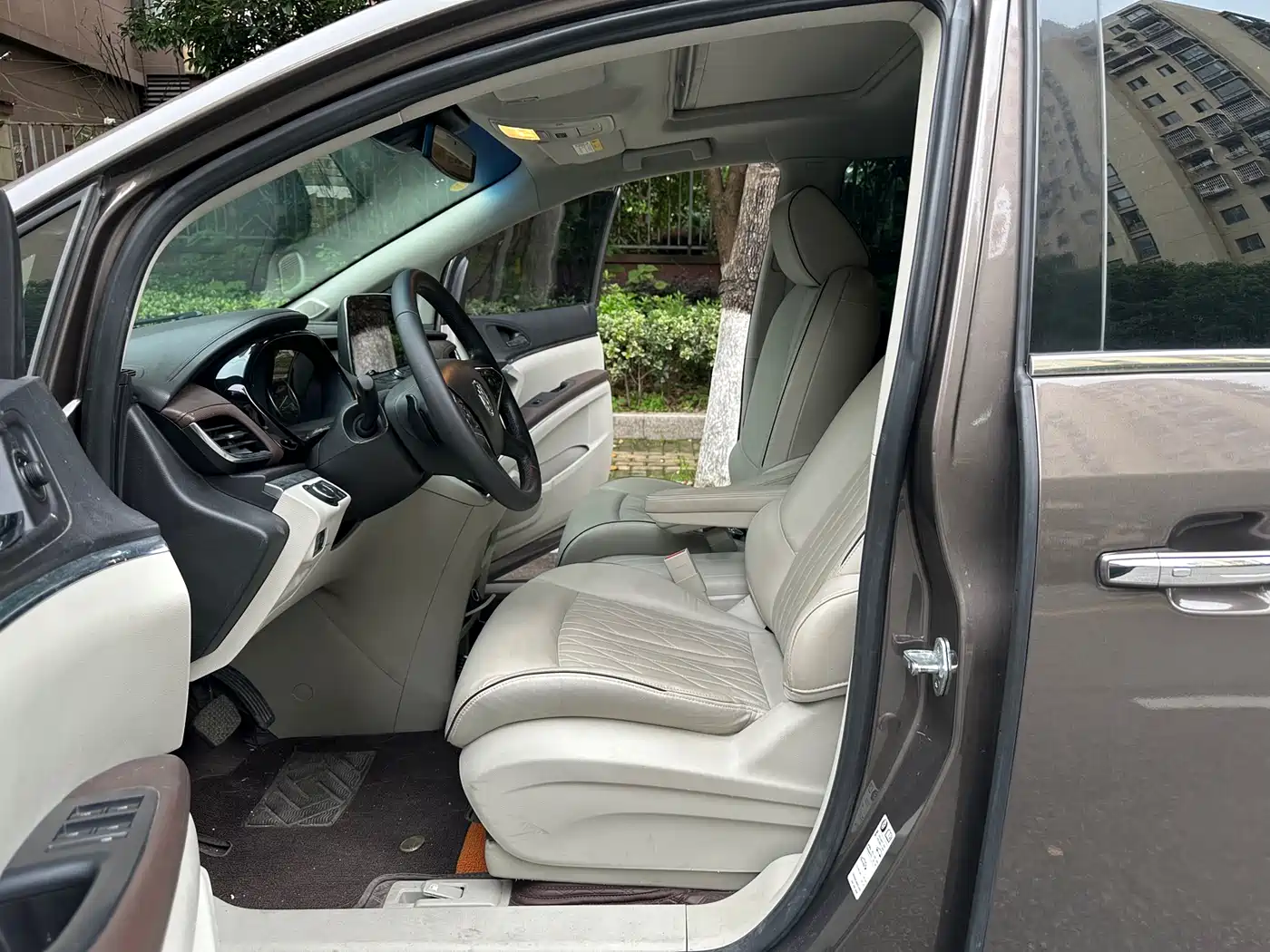 Buick GL8 2022 Land Business Class 652T Luxury фото 13