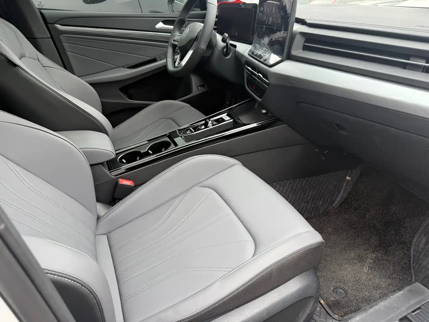 Volkswagen Lamando 2025 Model Lamando L 2.0T GTS Basic фото 6