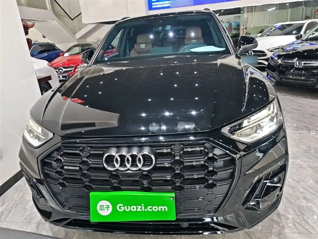 Audi Q5L 2025 45th Anniversary Edition 45 TFSI Luxury Sport фото 3
