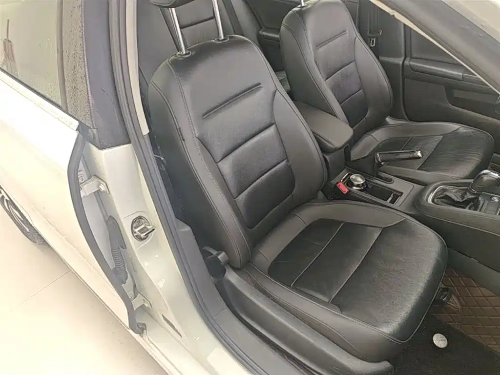 Volkswagen Sagitar 2017 1.6L Automatic Comfort фото 25
