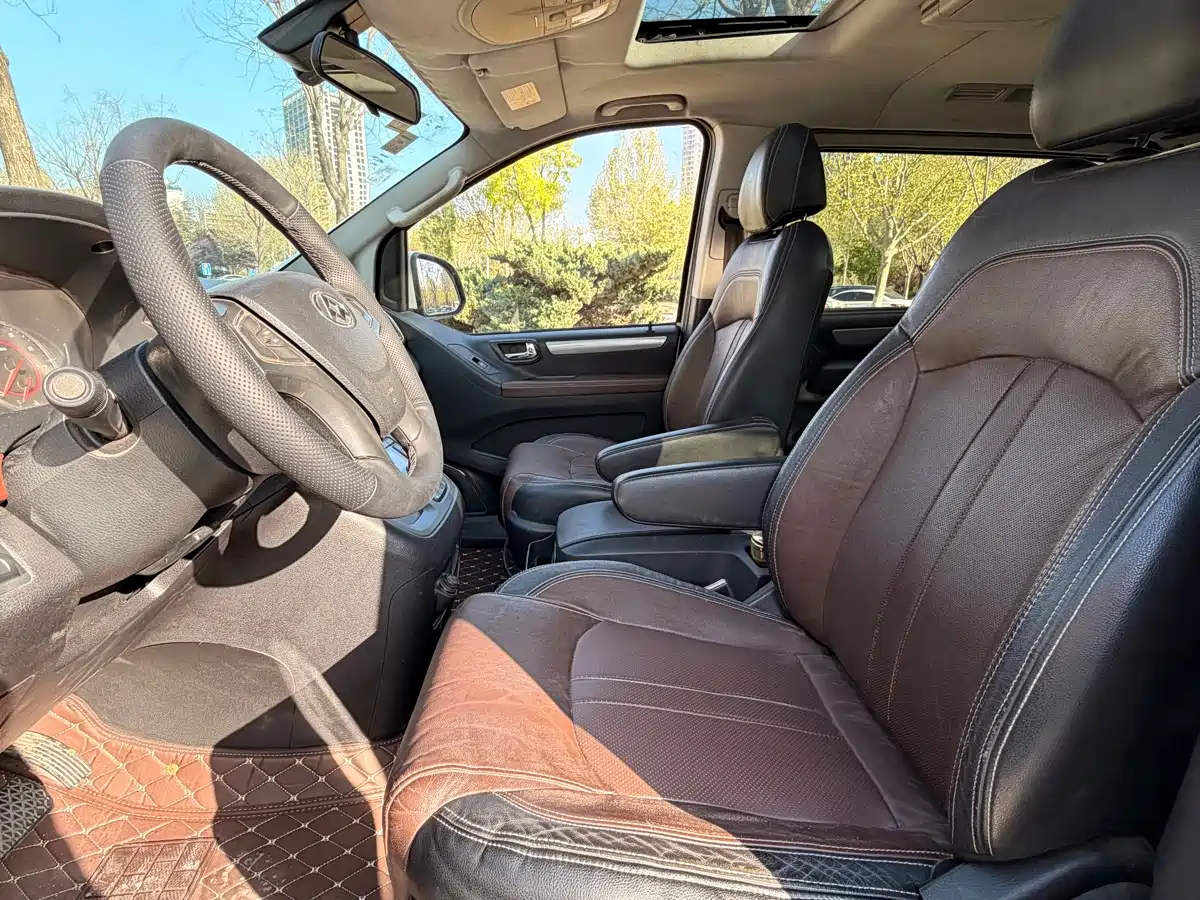 SAIC Maxus Maxus G10 2014 2.0T Automatic Luxury Executive Edition фото 10