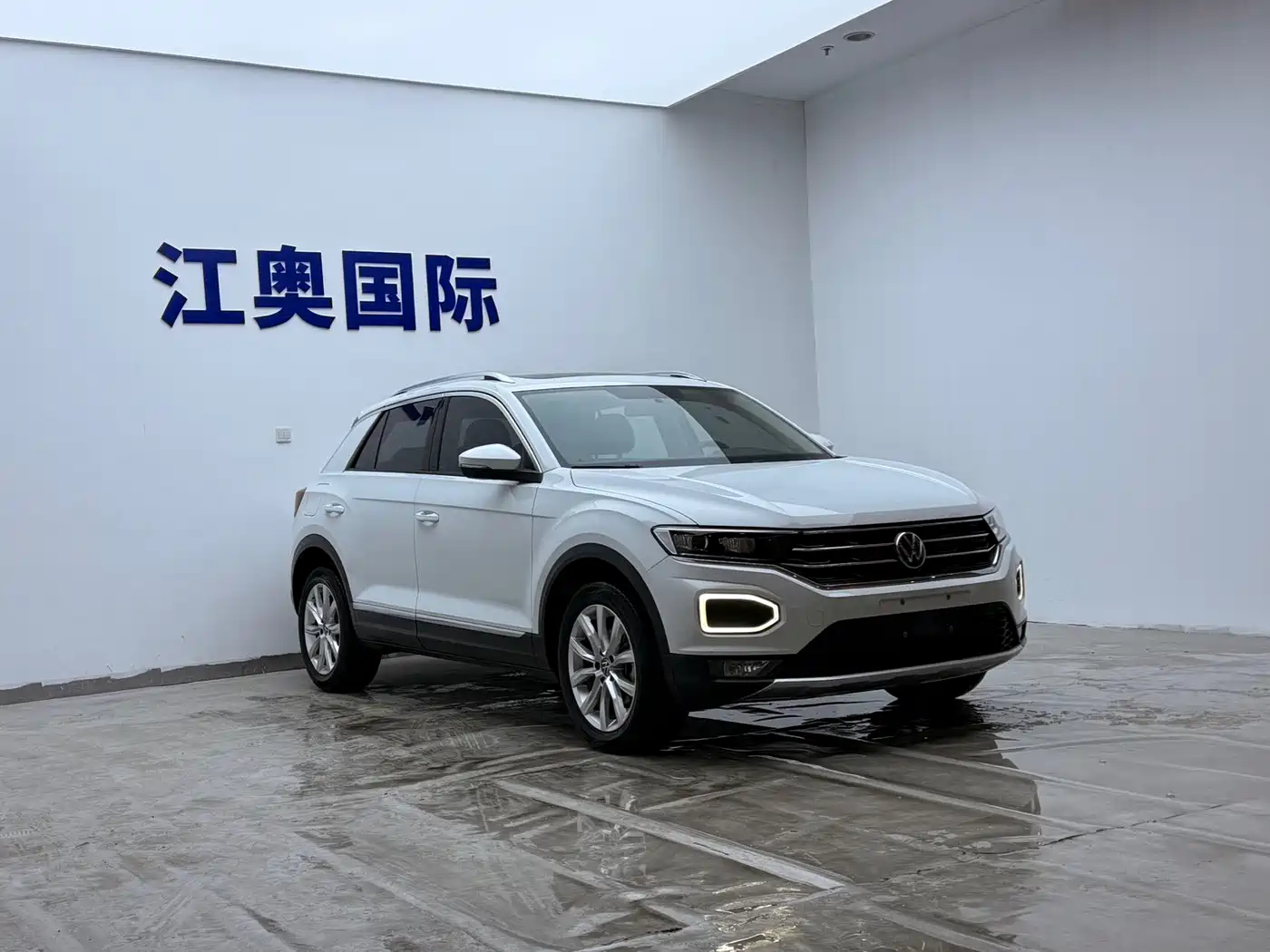 Volkswagen T-ROC 2021 Facelift 280TSI DSG 2WD Elite Smart Connect Edition фото 3