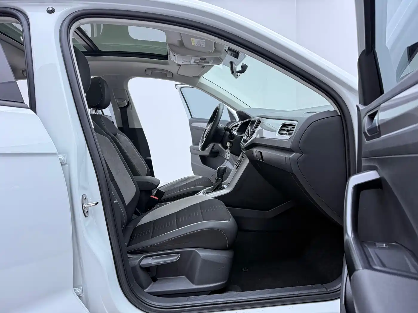Volkswagen T-ROC 2021 Facelift 280TSI DSG 2WD Elite Smart Connect Edition фото 14