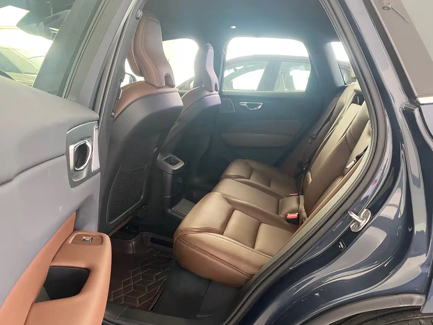 VOLVO XC60 PLUG IN HYBRID