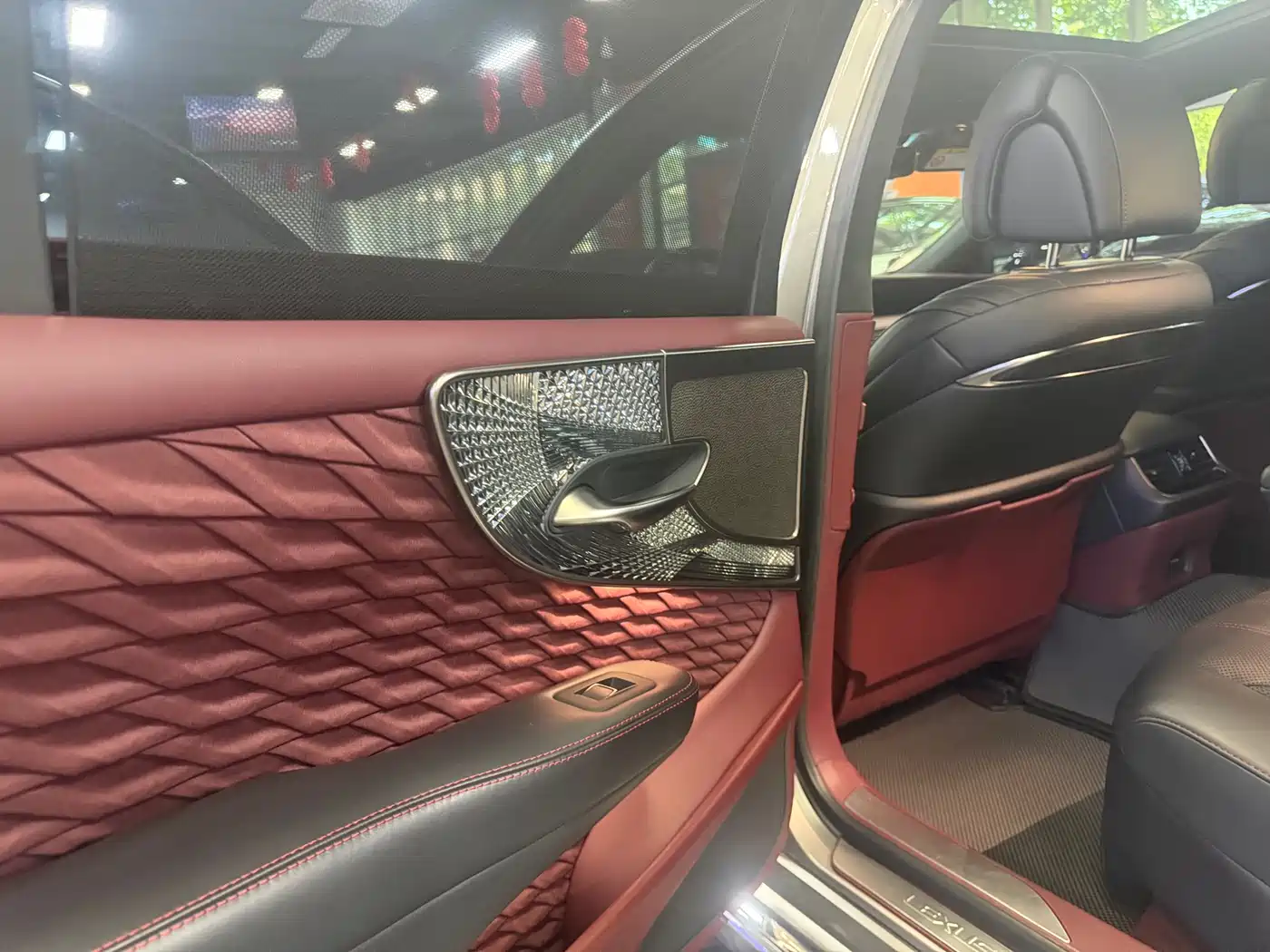 Lexus LS 2021 500h Executive Edition фото 8