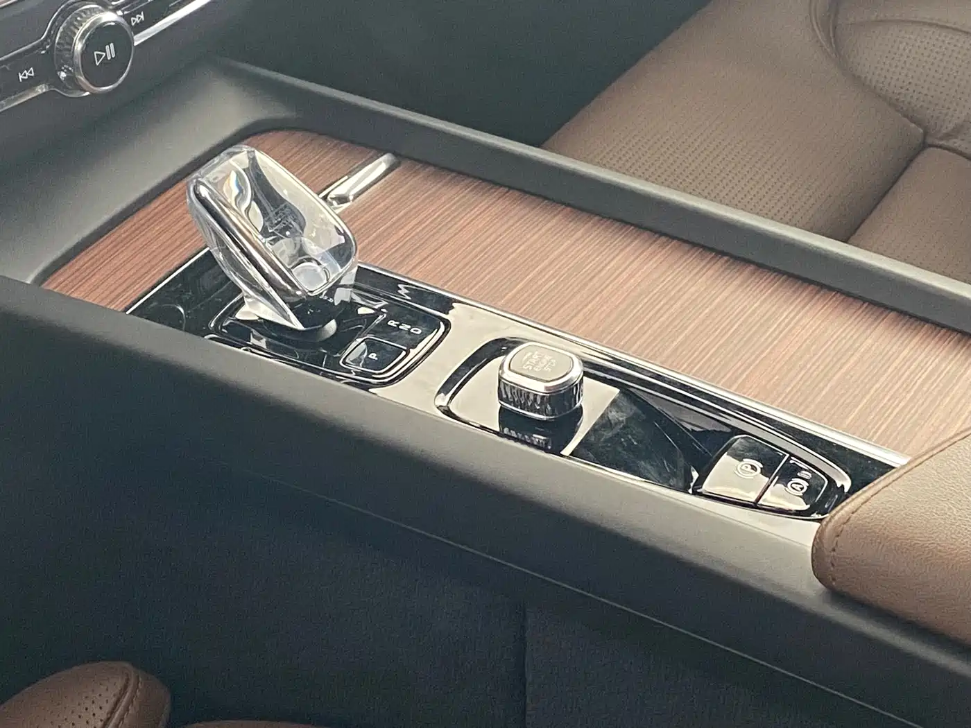 VOLVO XC60 PLUG IN HYBRID